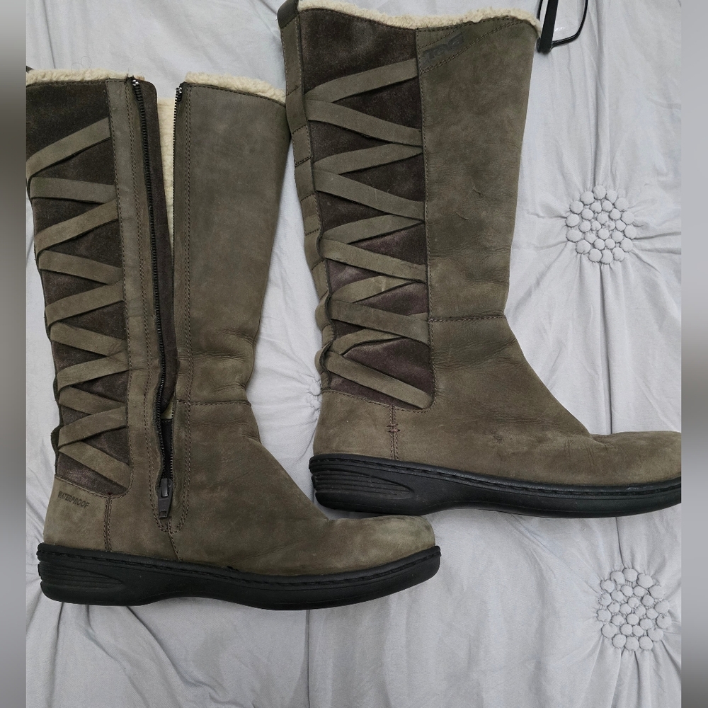Teva waterproof winter boots - Picture 2 of 6